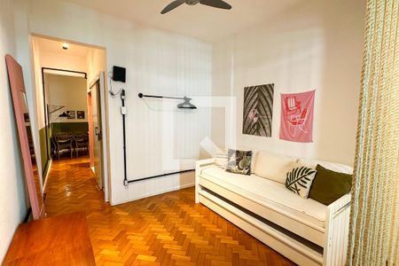 Quarto/Sala de apartamento à venda com 1 quarto, 42m² em Copacabana, Rio de Janeiro