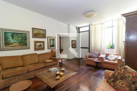 Casa à venda com 174m², 5 quartos e 4 vagasFoto 03