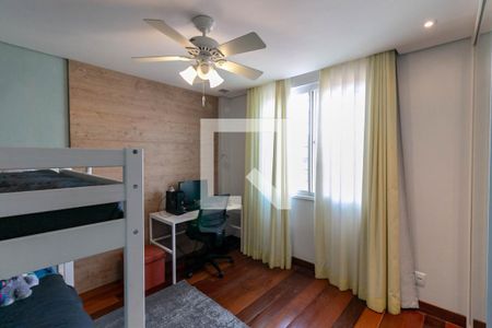 Quarto de casa à venda com 4 quartos, 321m² em Santa Lúcia, Belo Horizonte