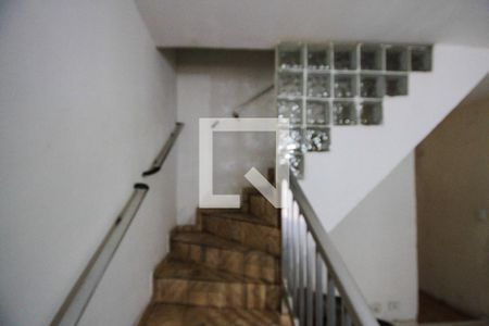Escada de casa à venda com 2 quartos, 100m² em Vila São Domingos, São Paulo