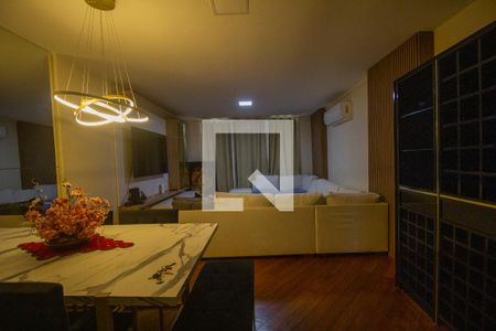 Sala de casa de condomínio para alugar com 3 quartos, 210m² em Recreio dos Bandeirantes, Rio de Janeiro