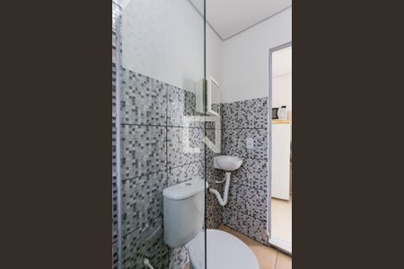 Banheiro de kitnet/studio para alugar com 1 quarto, 20m² em Vila Gomes, São Paulo