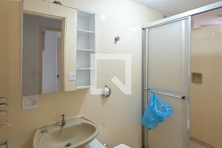 Banheiro  de apartamento para alugar com 2 quartos, 56m² em Jardim Patente, São Paulo