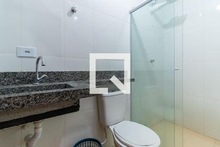 Banheiro de apartamento para alugar com 1 quarto, 27m² em Jardim Helena, São Paulo