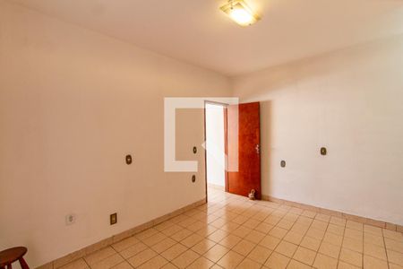 Sala de casa para alugar com 4 quartos, 220m² em Parque Paineiras, São Paulo