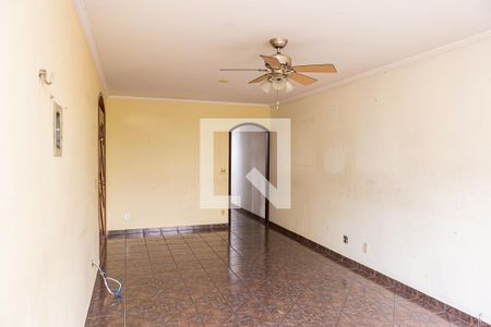 Sala de casa para alugar com 4 quartos, 300m² em Cangaiba, São Paulo