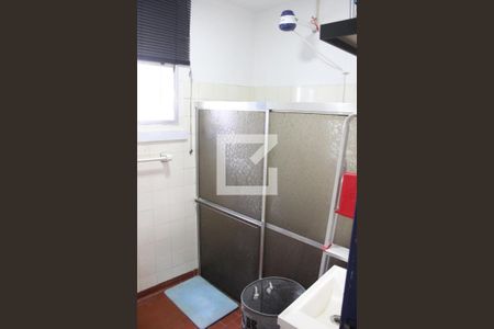 Banheiro de apartamento para alugar com 1 quarto, 21m² em Centro, São Vicente
