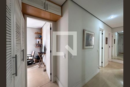 Corredor Quartos de apartamento à venda com 4 quartos, 200m² em Brooklin, São Paulo