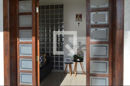 Sala de casa à venda com 3 quartos, 360m² em N Sra Carmo, Contagem
