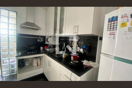 Cozinha de apartamento à venda com 3 quartos, 115m² em Coração Eucarístico, Belo Horizonte