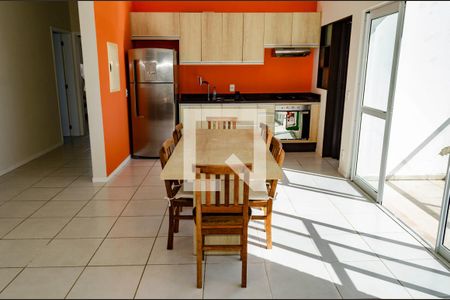 Sala / Cozinha de apartamento para alugar com 3 quartos, 262m² em Campeche, Florianópolis