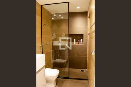 Casa à venda com 400m², 4 quartos e 3 vagas Casa à venda com 400m², 4 quartos e 3 vagasBanheiro