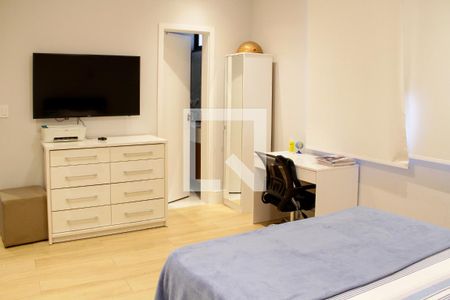 Casa à venda com 400m², 4 quartos e 3 vagas Casa à venda com 400m², 4 quartos e 3 vagasQuarto 2 suíte