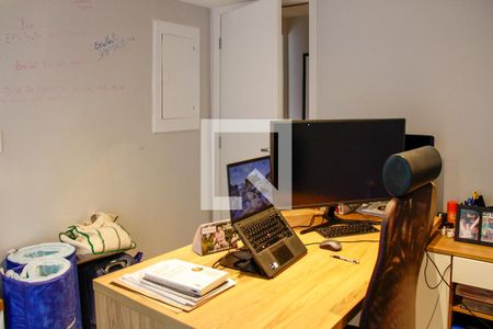 Casa à venda com 400m², 4 quartos e 3 vagas Casa à venda com 400m², 4 quartos e 3 vagasEscritório