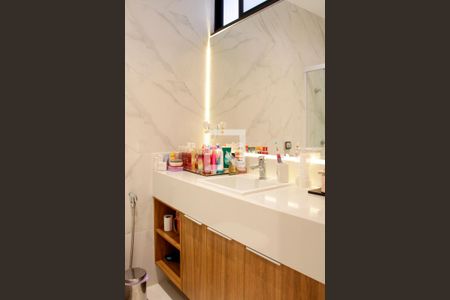 Casa à venda com 400m², 4 quartos e 3 vagas Casa à venda com 400m², 4 quartos e 3 vagasBanheiro Quarto 2 suíte