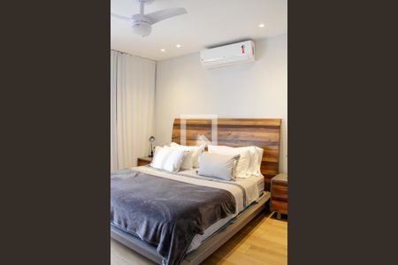 Casa à venda com 400m², 4 quartos e 3 vagas Casa à venda com 400m², 4 quartos e 3 vagasQuarto 4 suíte