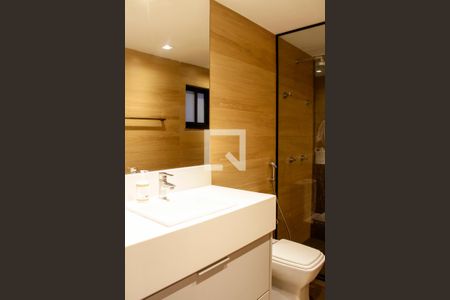 Casa à venda com 400m², 4 quartos e 3 vagas Casa à venda com 400m², 4 quartos e 3 vagasBanheiro