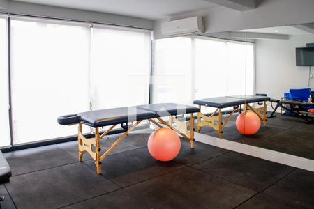 Casa à venda com 400m², 4 quartos e 3 vagas Casa à venda com 400m², 4 quartos e 3 vagasAcademia