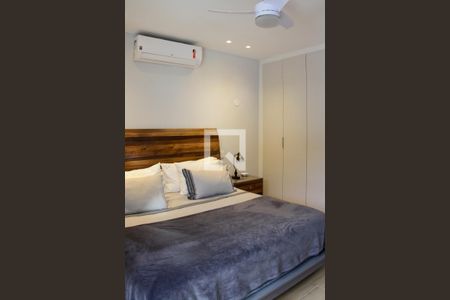 Casa à venda com 400m², 4 quartos e 3 vagas Casa à venda com 400m², 4 quartos e 3 vagasQuarto 4 suíte