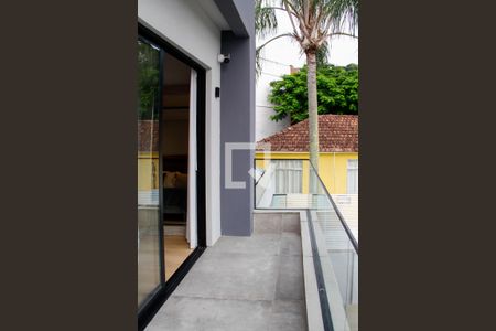 Casa à venda com 400m², 4 quartos e 3 vagas Casa à venda com 400m², 4 quartos e 3 vagasVaranda Quarto 4 suíte