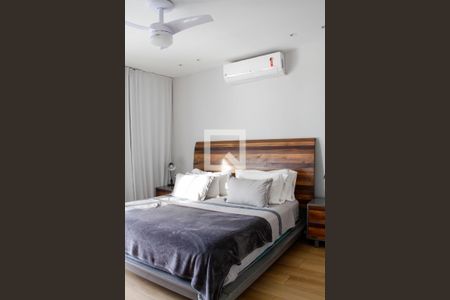 Casa à venda com 400m², 4 quartos e 3 vagas Casa à venda com 400m², 4 quartos e 3 vagasQuarto 4 suíte