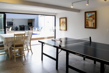 Casa à venda com 400m², 4 quartos e 3 vagas Casa à venda com 400m², 4 quartos e 3 vagasSala de jogos