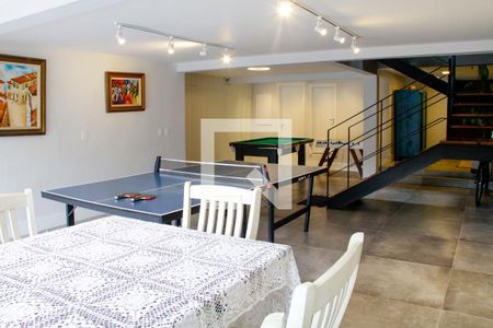 Casa à venda com 400m², 4 quartos e 3 vagas Casa à venda com 400m², 4 quartos e 3 vagasSala de jogos