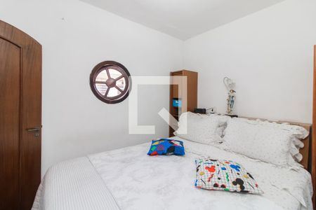 Suite de casa à venda com 4 quartos, 300m² em Vila Dalila, São Paulo