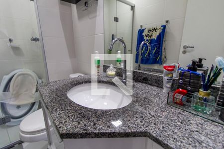 Banheiro  de apartamento à venda com 3 quartos, 73m² em Vila Penteado, São Paulo