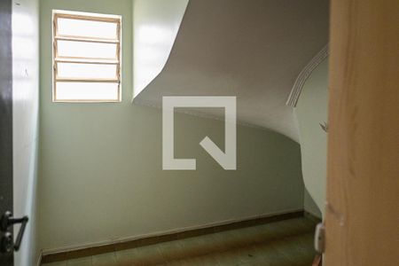 Deposito escada de casa à venda com 3 quartos, 145m² em Vila das Merces, São Paulo