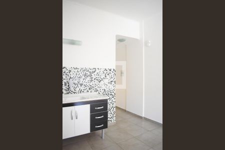 Cozinha de apartamento para alugar com 1 quarto, 25m² em Centro Cívico, Curitiba