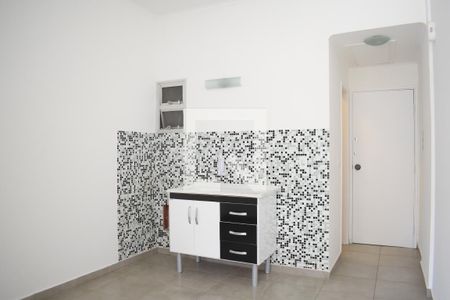 Cozinha de apartamento para alugar com 1 quarto, 25m² em Centro Cívico, Curitiba