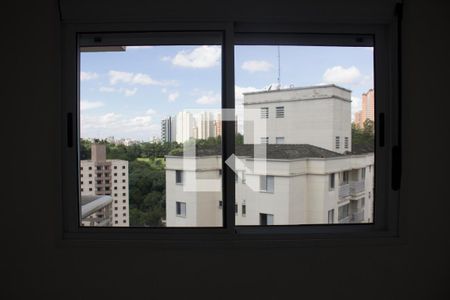 Vista Quarto 1 de kitnet/studio à venda com 1 quarto, 70m² em Panamby, São Paulo