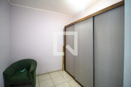 Quarto 2 de casa para alugar com 2 quartos, 60m² em Vila Liviero, São Paulo