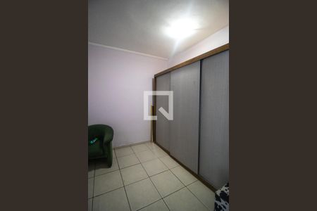 Quarto 2 de casa para alugar com 2 quartos, 60m² em Vila Liviero, São Paulo