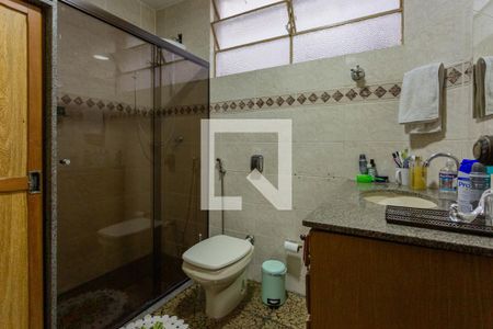 Banheiro de apartamento à venda com 3 quartos, 100m² em Santa Efigênia, Belo Horizonte