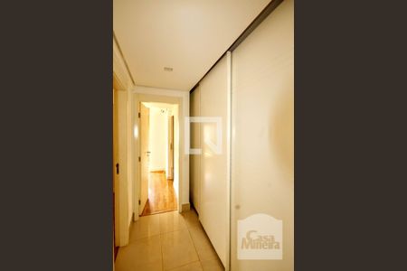 Corredor de apartamento à venda com 2 quartos, 220m² em Funcionários, Belo Horizonte