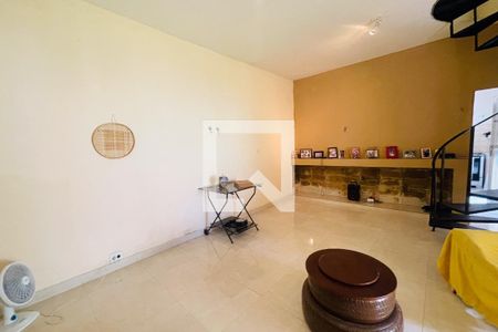 Sala de casa para alugar com 3 quartos, 700m² em Jardim Primavera, Duque de Caxias