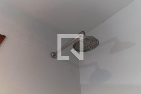 Casa à venda com 400m², 7 quartos e 5 vagas Casa à venda com 400m², 7 quartos e 5 vagasChuveiro da Suíte 2