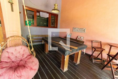 Casa à venda com 400m², 7 quartos e 5 vagas Casa à venda com 400m², 7 quartos e 5 vagasVaranda