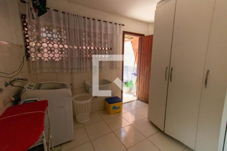 Casa à venda com 400m², 7 quartos e 5 vagas Casa à venda com 400m², 7 quartos e 5 vagasÁrea de Serviço