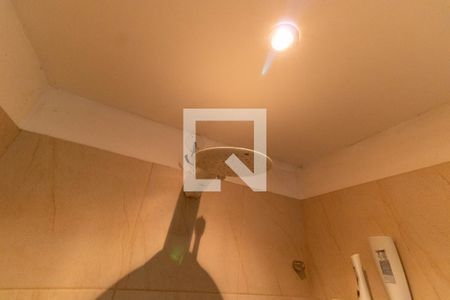 Casa à venda com 400m², 7 quartos e 5 vagas Casa à venda com 400m², 7 quartos e 5 vagasChuveiro da Suíte externa