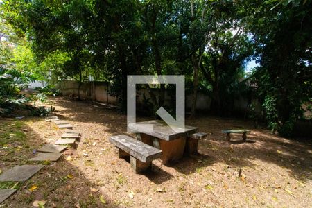 Casa à venda com 400m², 7 quartos e 5 vagas Casa à venda com 400m², 7 quartos e 5 vagasQuintal