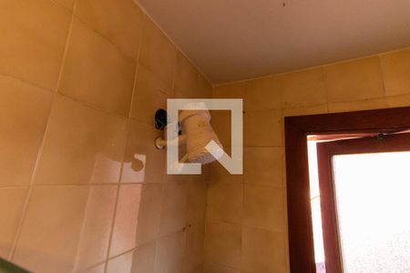 Casa à venda com 400m², 7 quartos e 5 vagas Casa à venda com 400m², 7 quartos e 5 vagasChuveiro da Suíte 4