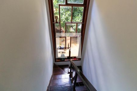 Casa à venda com 400m², 7 quartos e 5 vagas Casa à venda com 400m², 7 quartos e 5 vagasEscada