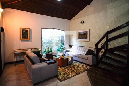 Sala de casa à venda com 4 quartos, 380m² em Vila Progresso, Niterói