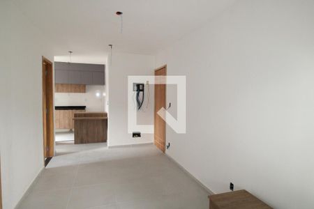 Sala/Cozinha e área de serviço de apartamento à venda com 2 quartos, 47m² em Vila Guilhermina, São Paulo