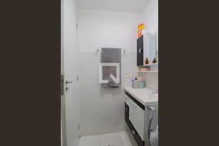 Banheiro  de apartamento para alugar com 2 quartos, 44m² em Vargem Pequena, Rio de Janeiro