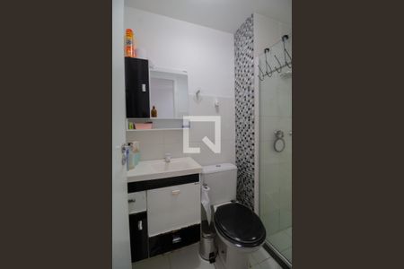 Banheiro  de apartamento para alugar com 2 quartos, 44m² em Vargem Pequena, Rio de Janeiro