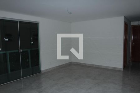 sala de apartamento para alugar com 3 quartos, 115m² em Heliópolis, Belo Horizonte